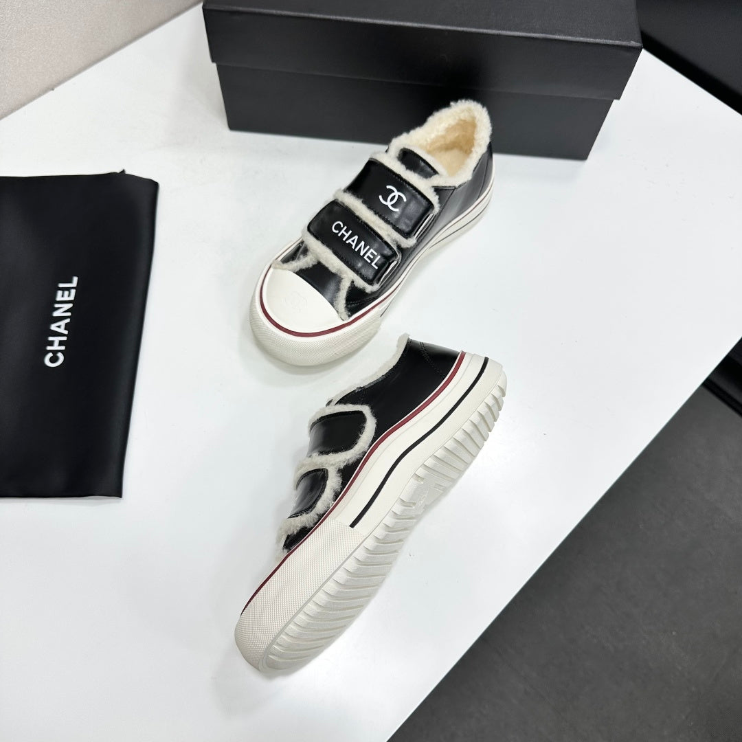 CC 26s Shearling Velcro Low Top Sneakers Black White Leather 145652
