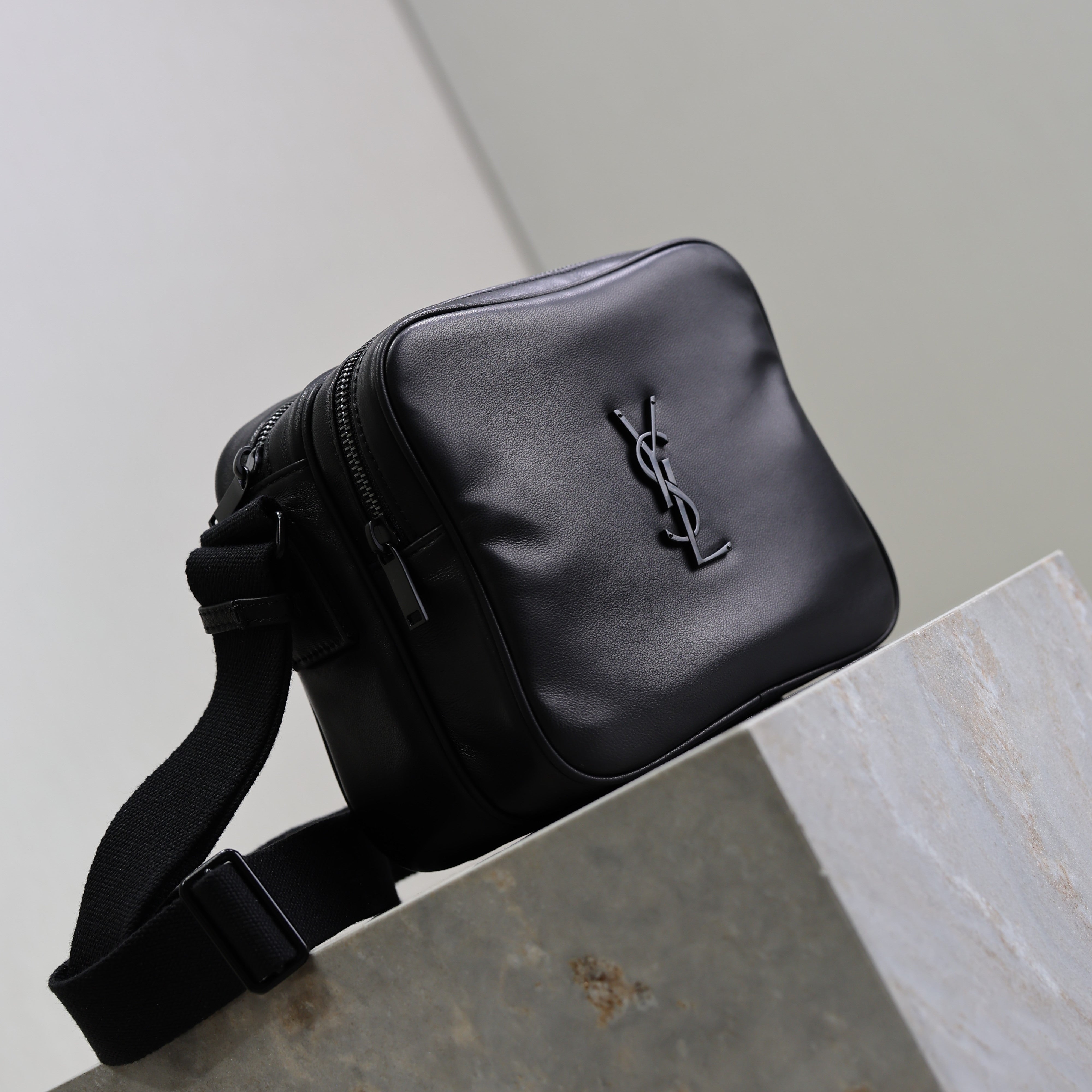 Prada Niki Camera Bag 19.5cm Black Lamskin HW