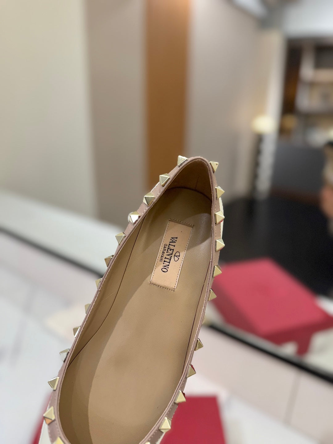 VT Rockstud Ballet Flat White Goatskin