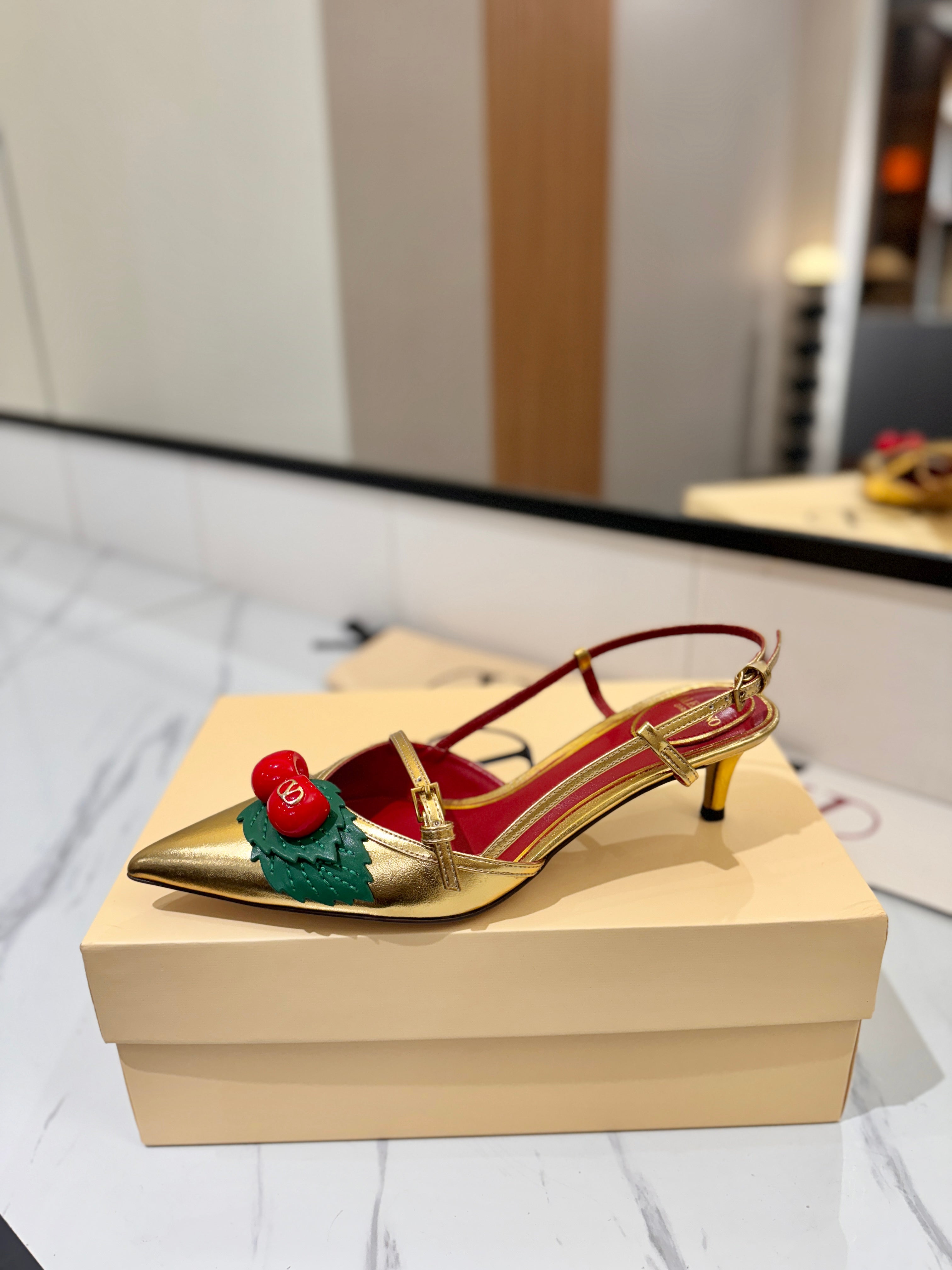 VT Cherryfic Slingback 5cm Gold Leather 666318