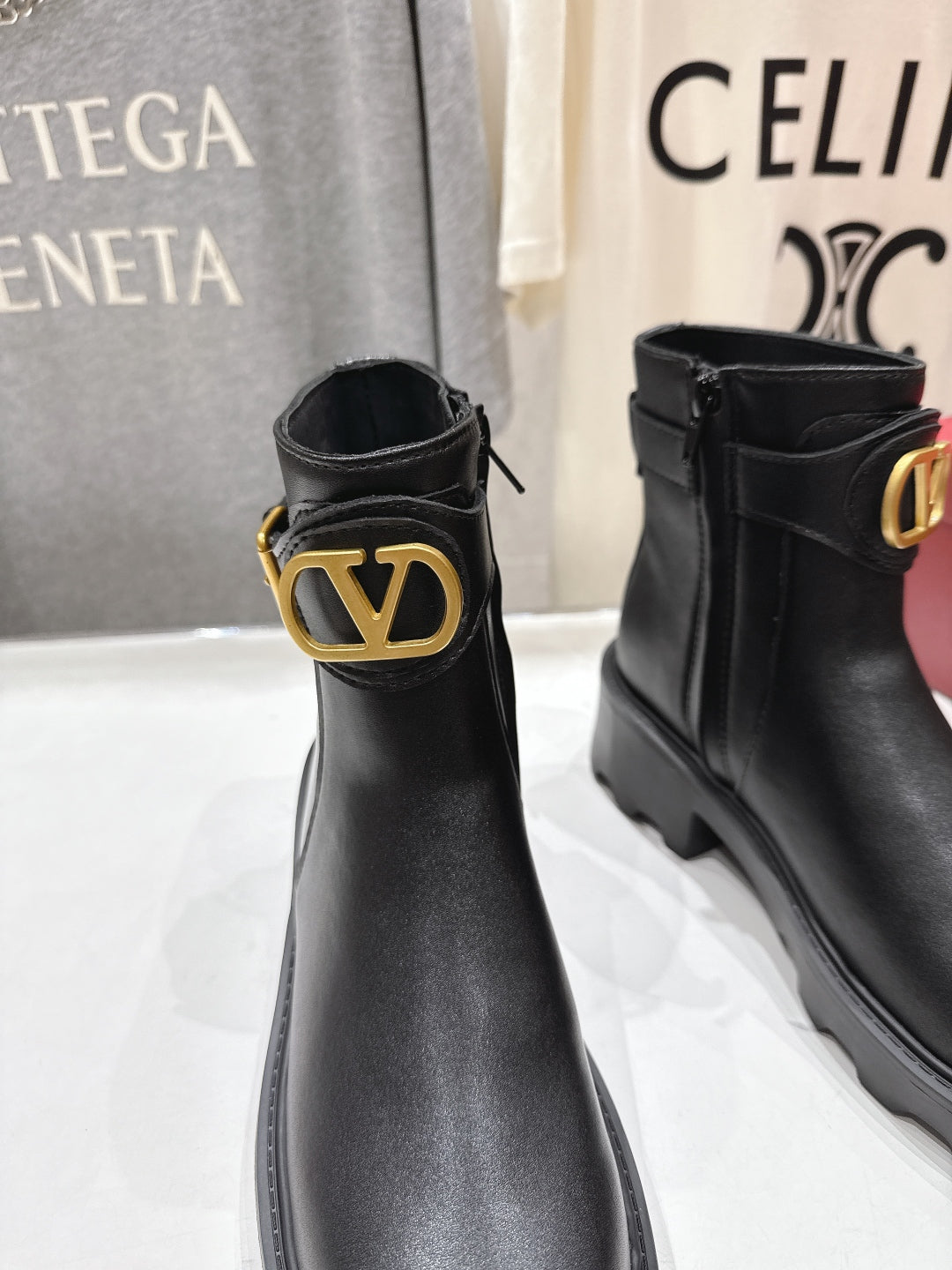 VT short boots black calfskin 174437