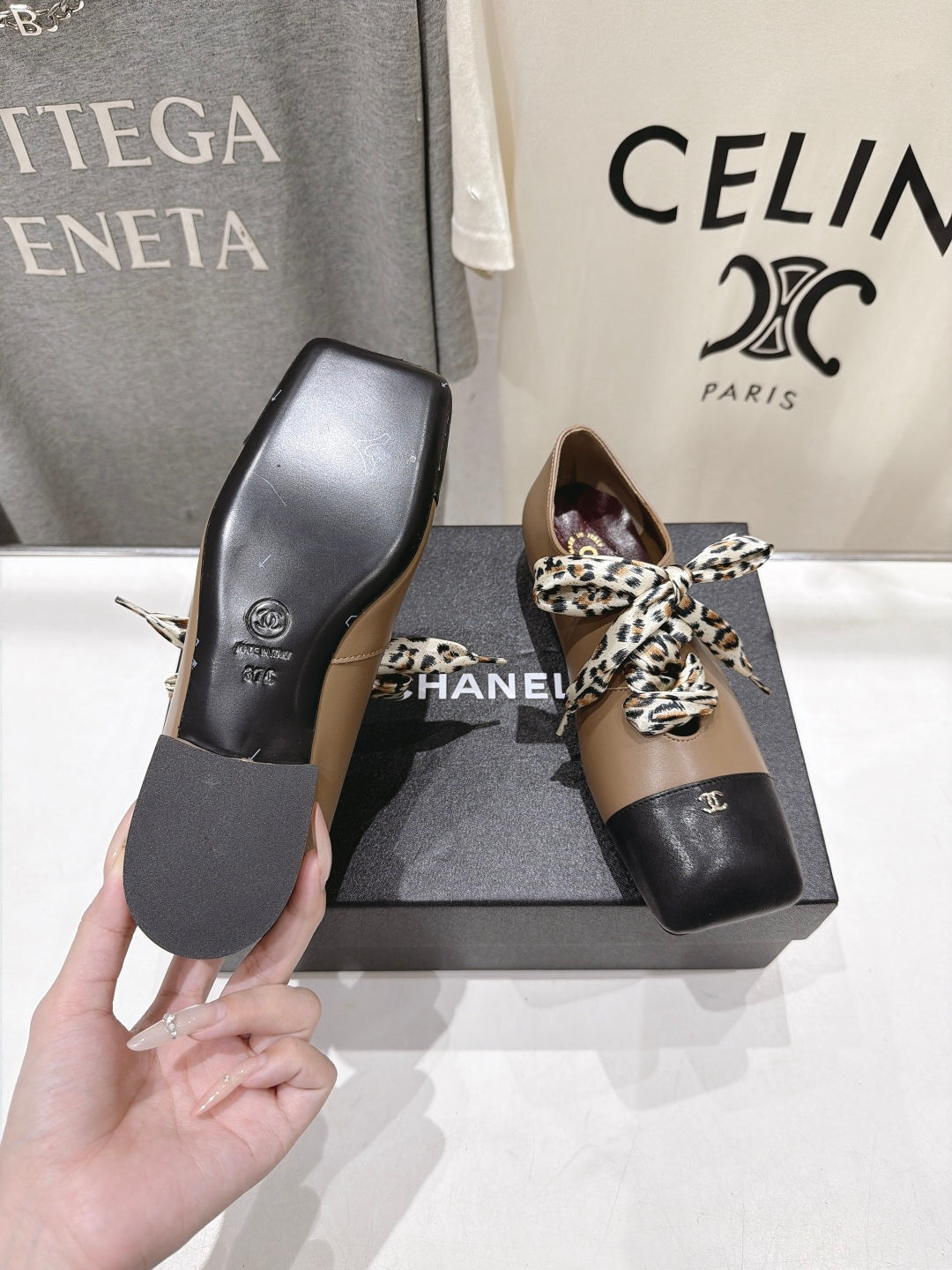 CC 26s Square-Toe Lace-Up Shoes with Leopard Print Scarf Black Beige Leather 946032