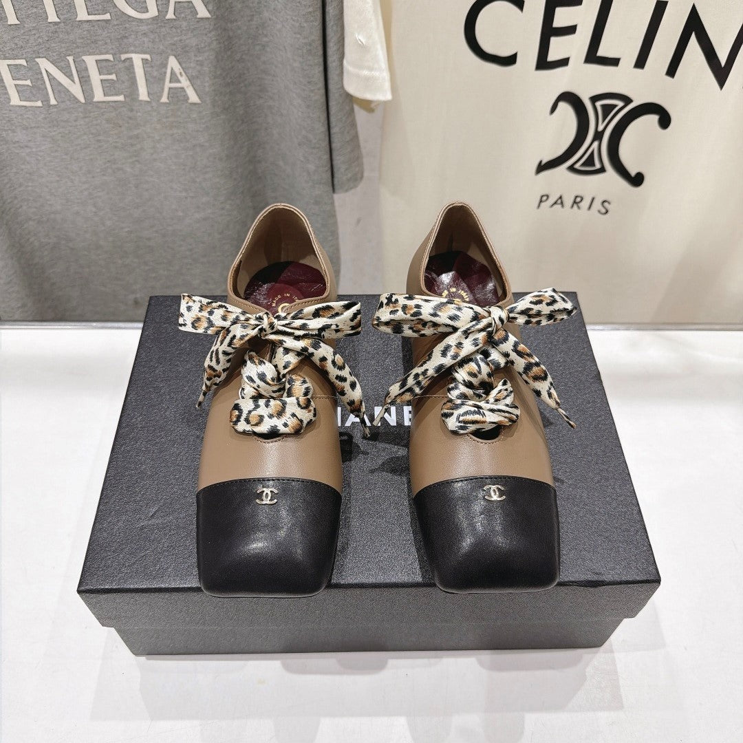 CC 26s Square-Toe Lace-Up Shoes with Leopard Print Scarf Black Beige Leather 946032