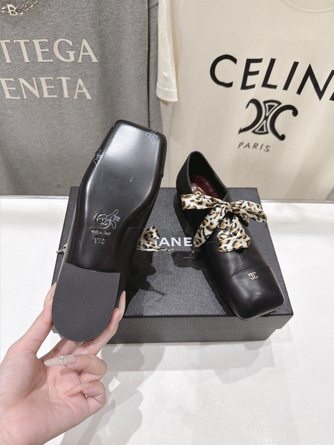 CC 26s Square-Toe Lace-Up Shoes with Leopard Print Scarf Black Leather 946033