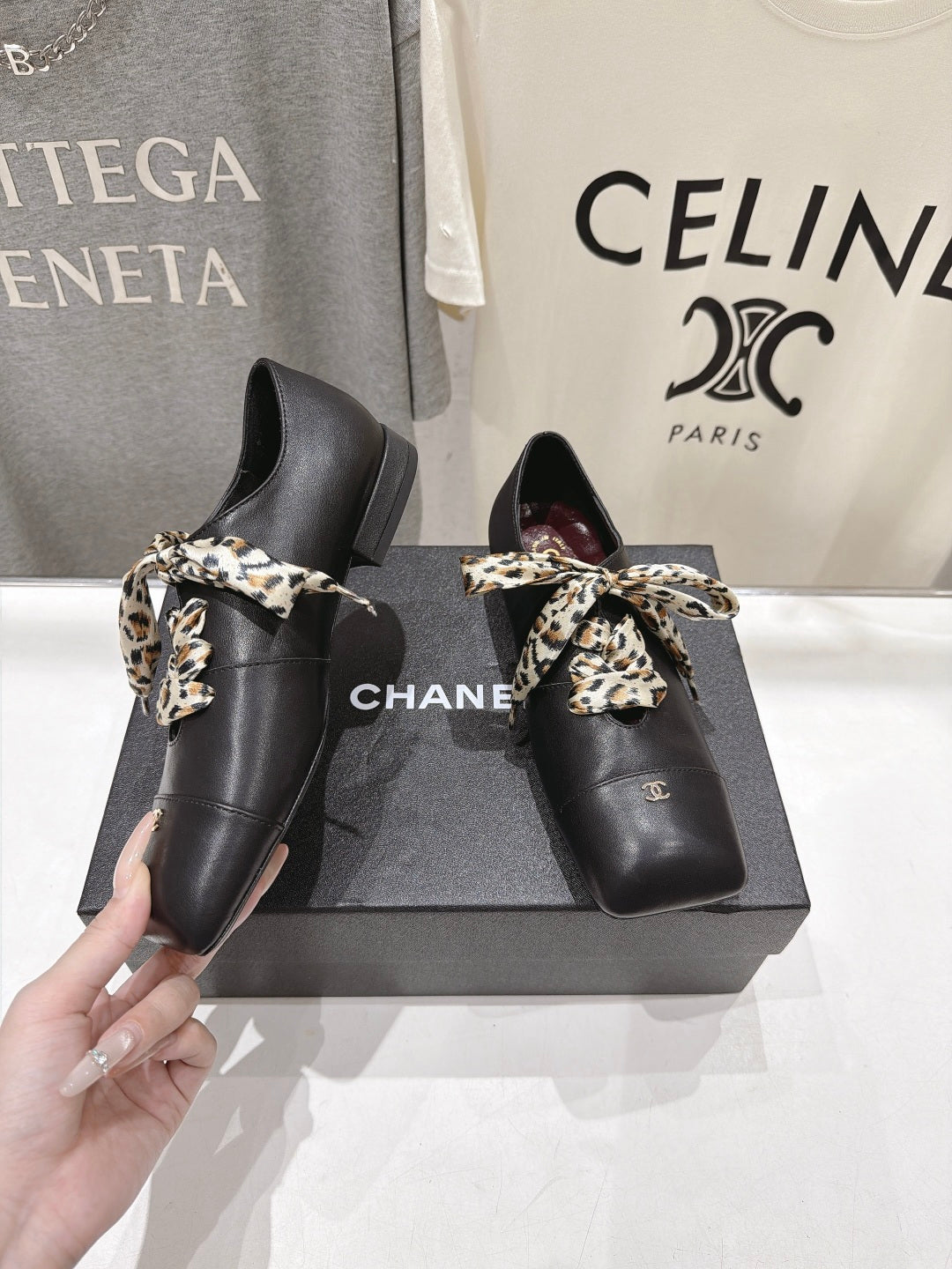 CC 26s Square-Toe Lace-Up Shoes with Leopard Print Scarf Black Leather 946033