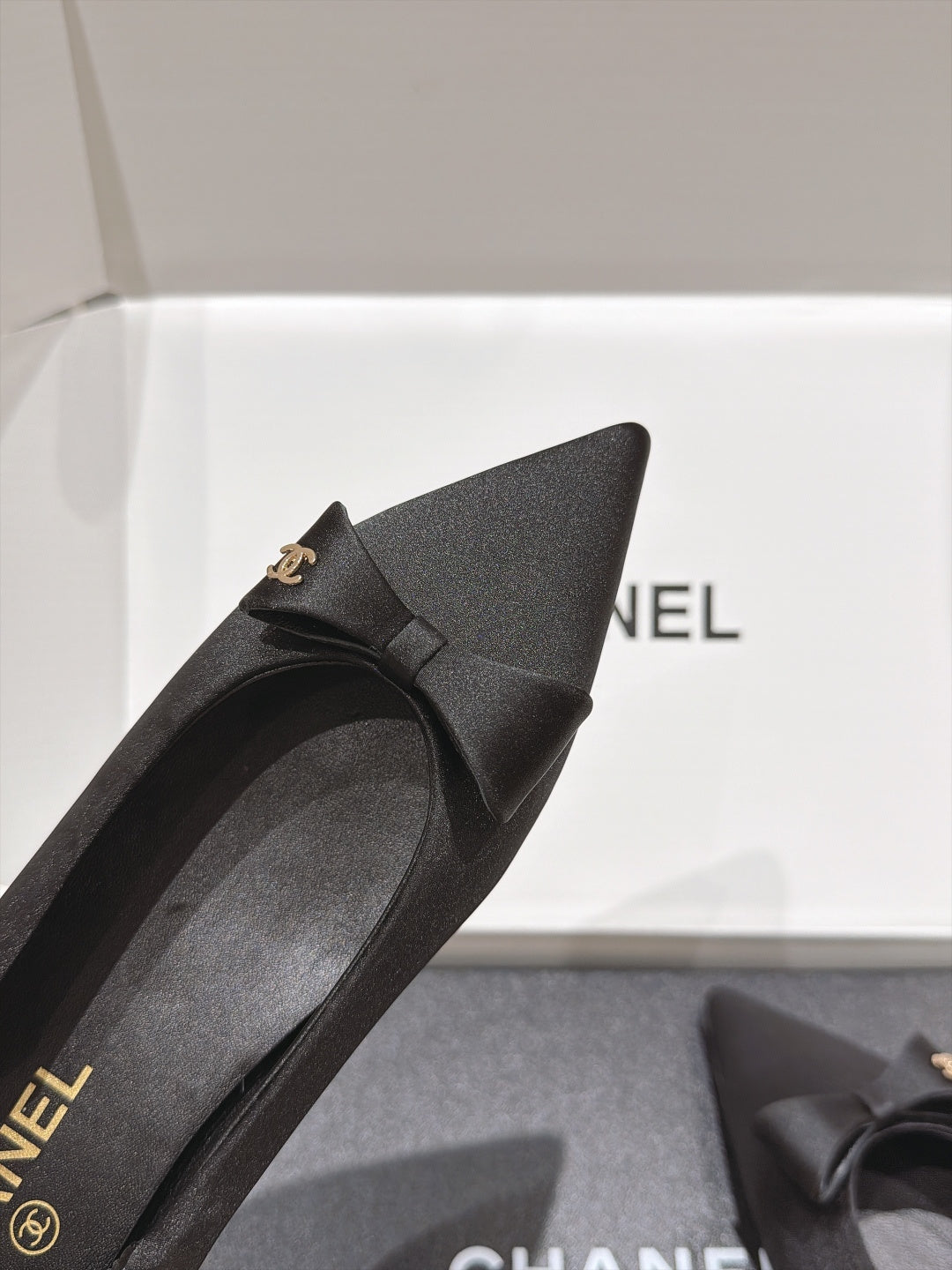 CC 26s Pointed-Toe Flats Black Satin 181373