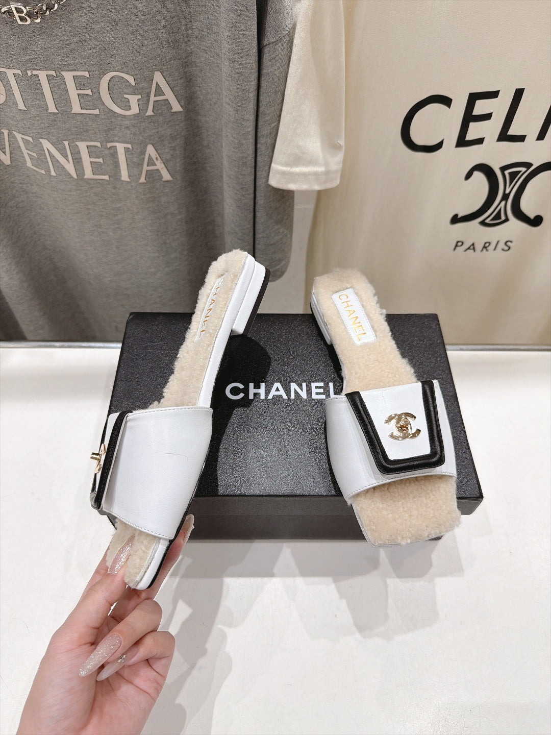 CC 26s Slides White/Black Shearling Calfskin 181411