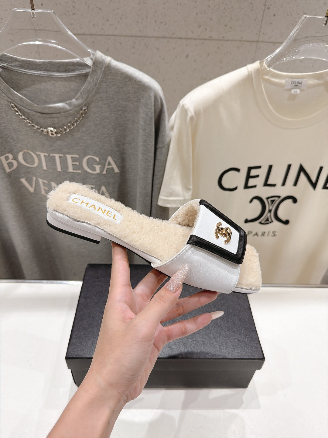 CC 26s Slides White/Black Shearling Calfskin 181411