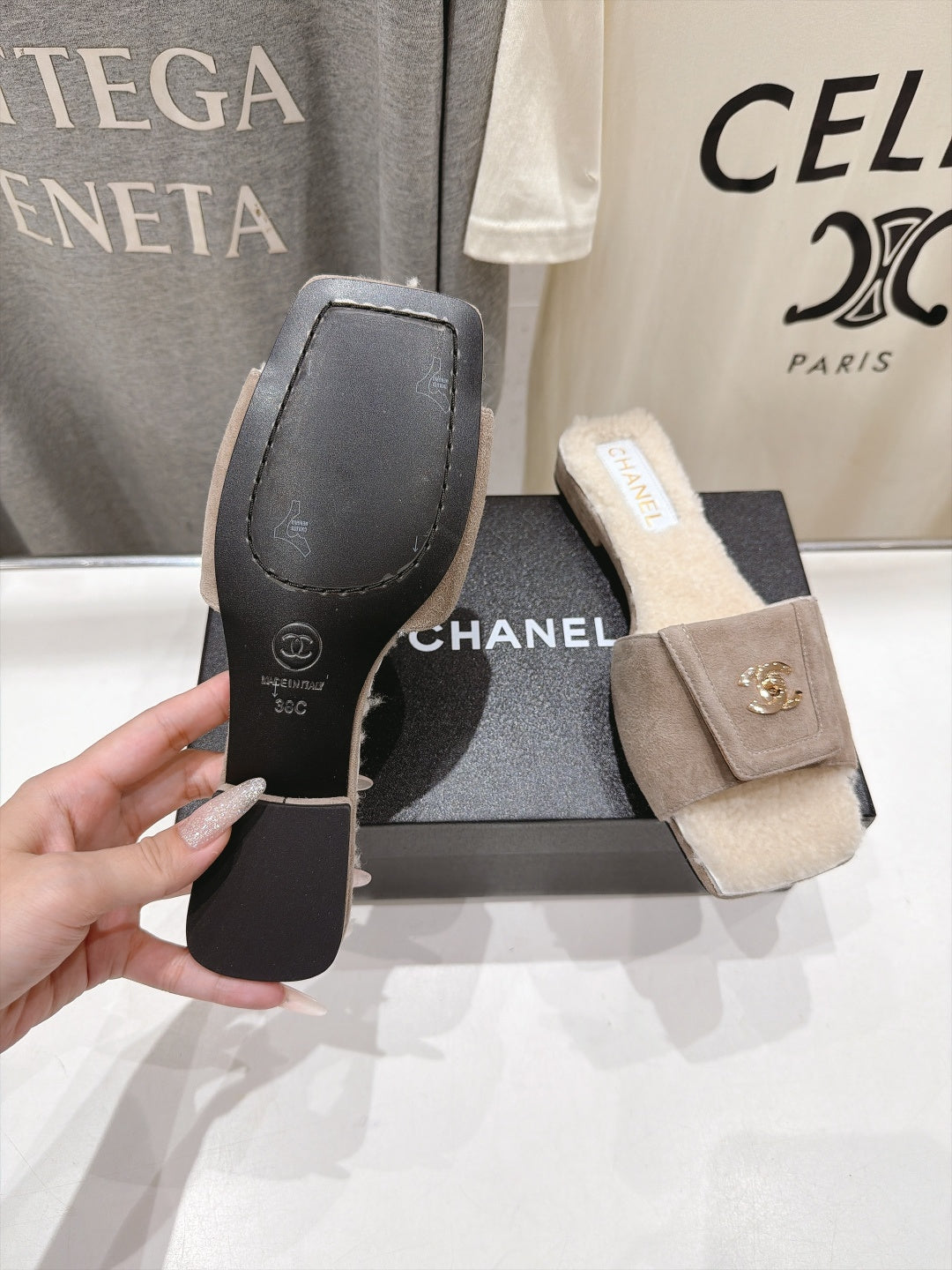 CC 26s Slides Taupe/White Shearling Suede 181413