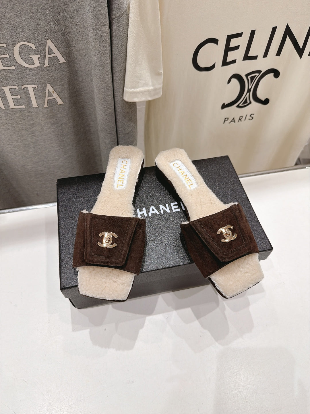 CC 26s Slides Dark Brown/White Shearling Suede 181416
