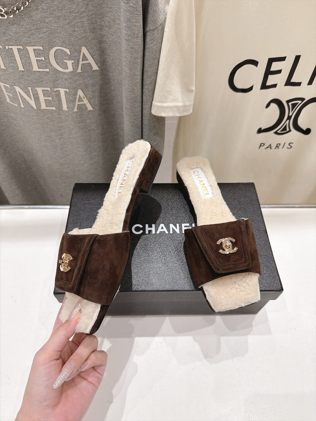 CC 26s Slides Dark Brown/White Shearling Suede 181416
