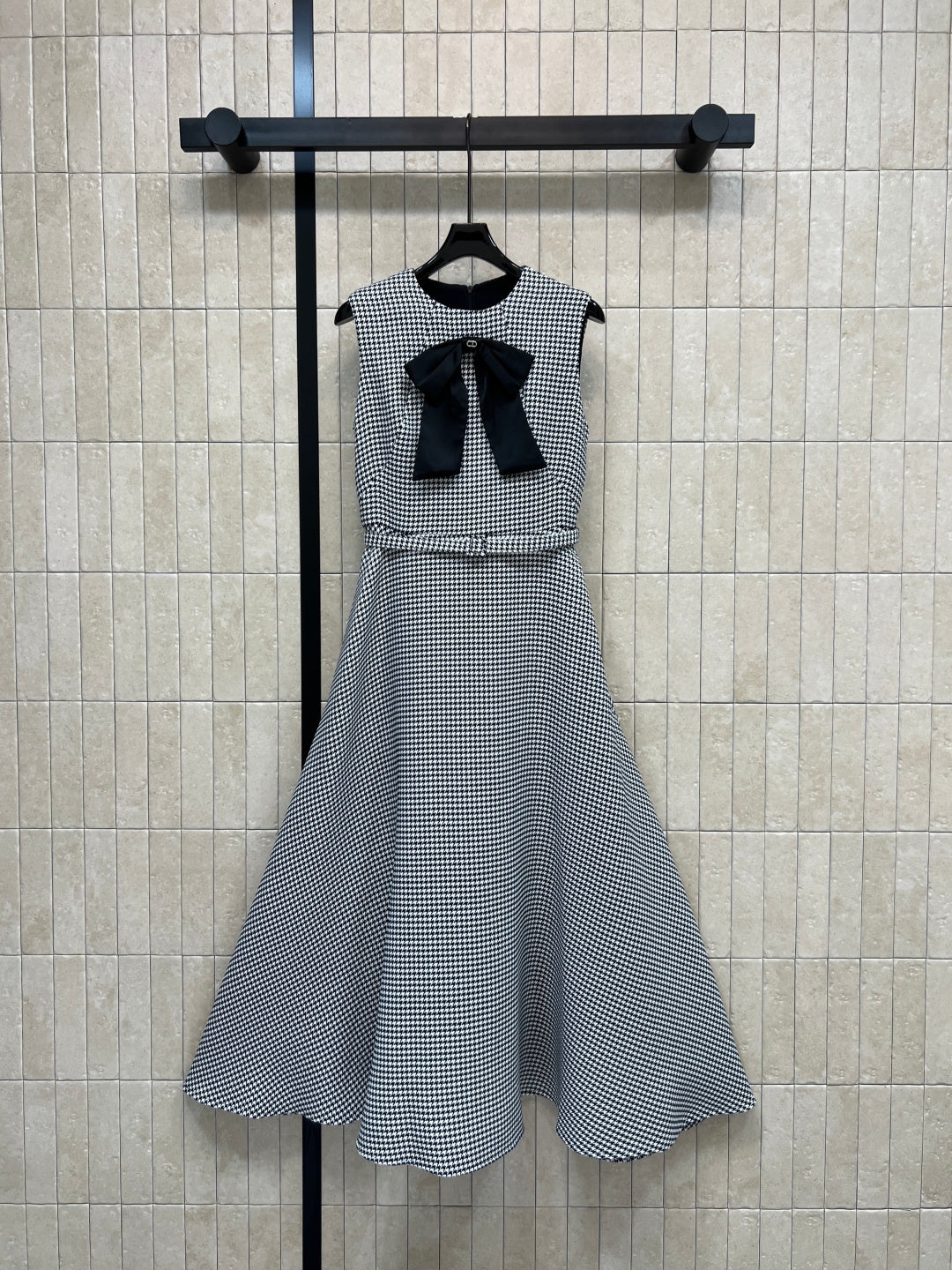 CD 26s Mid-Length Belted Dress Black White Polyester Fiber