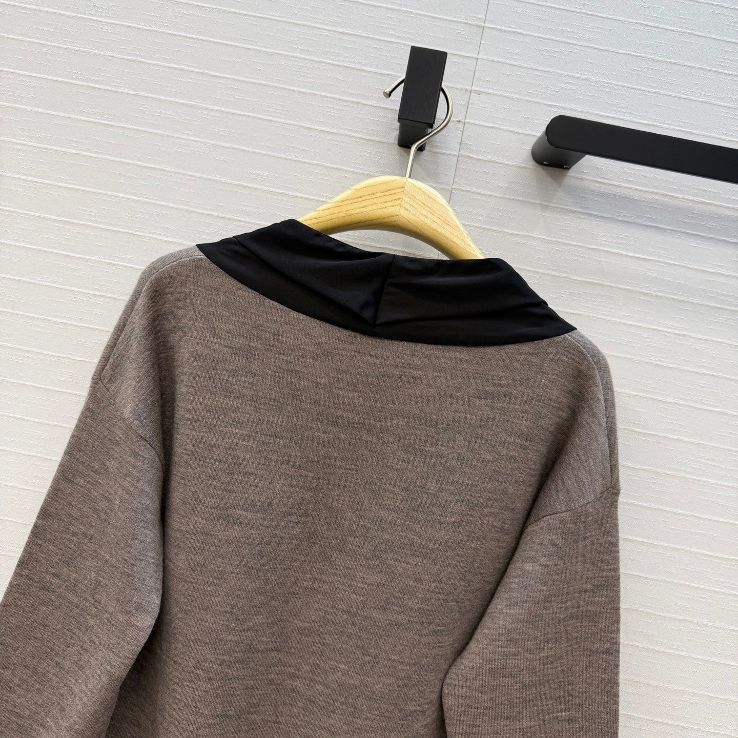 CD Long Sweater Beige Black Cashmere Knit 402869