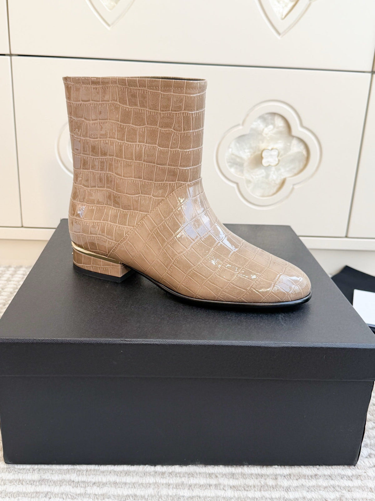 CC 26s Croc Embossed Ankle Boots Beige Patent 122041