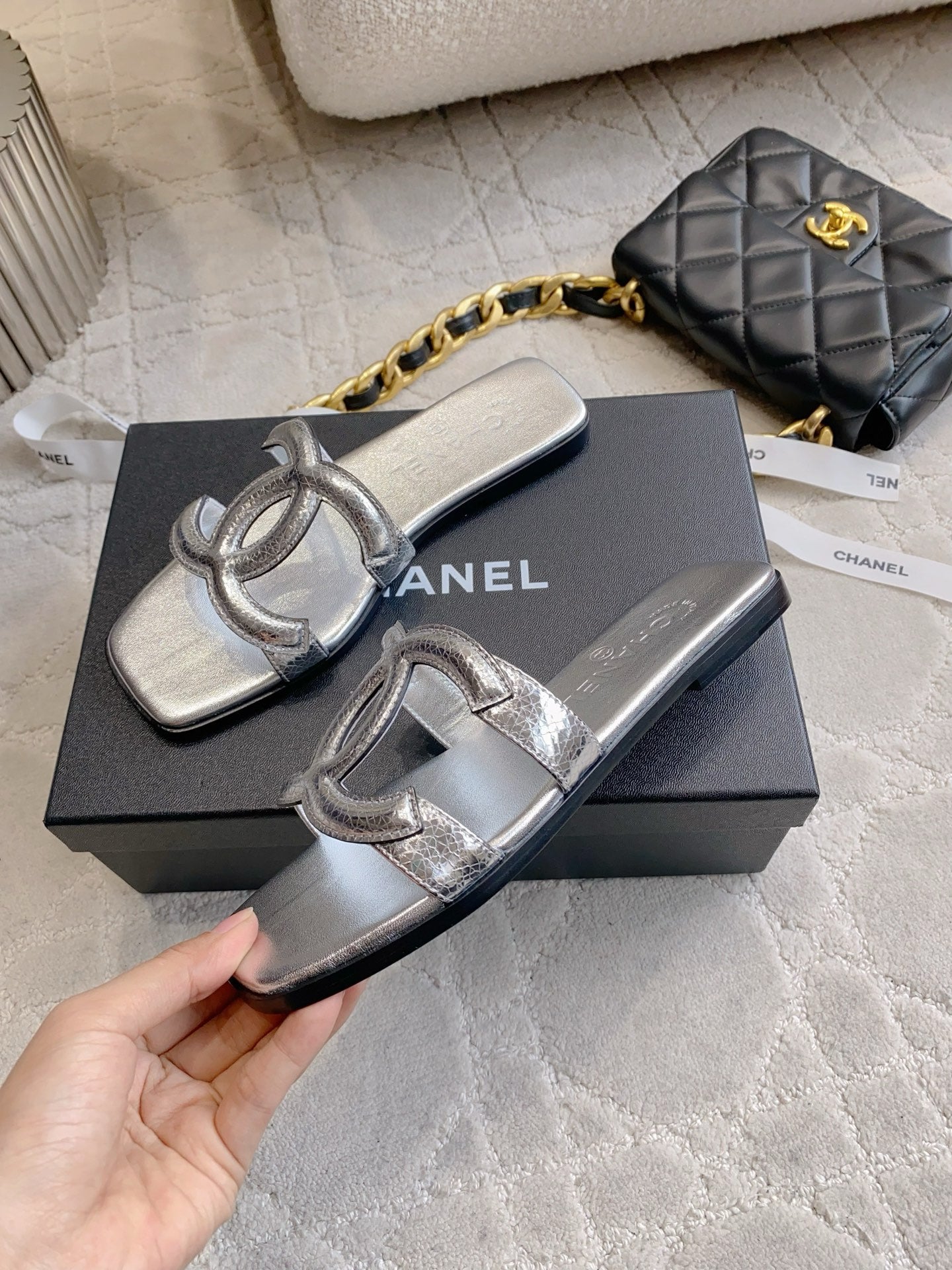 CC Logo Flat Sandals Sliver Lambskin 906323