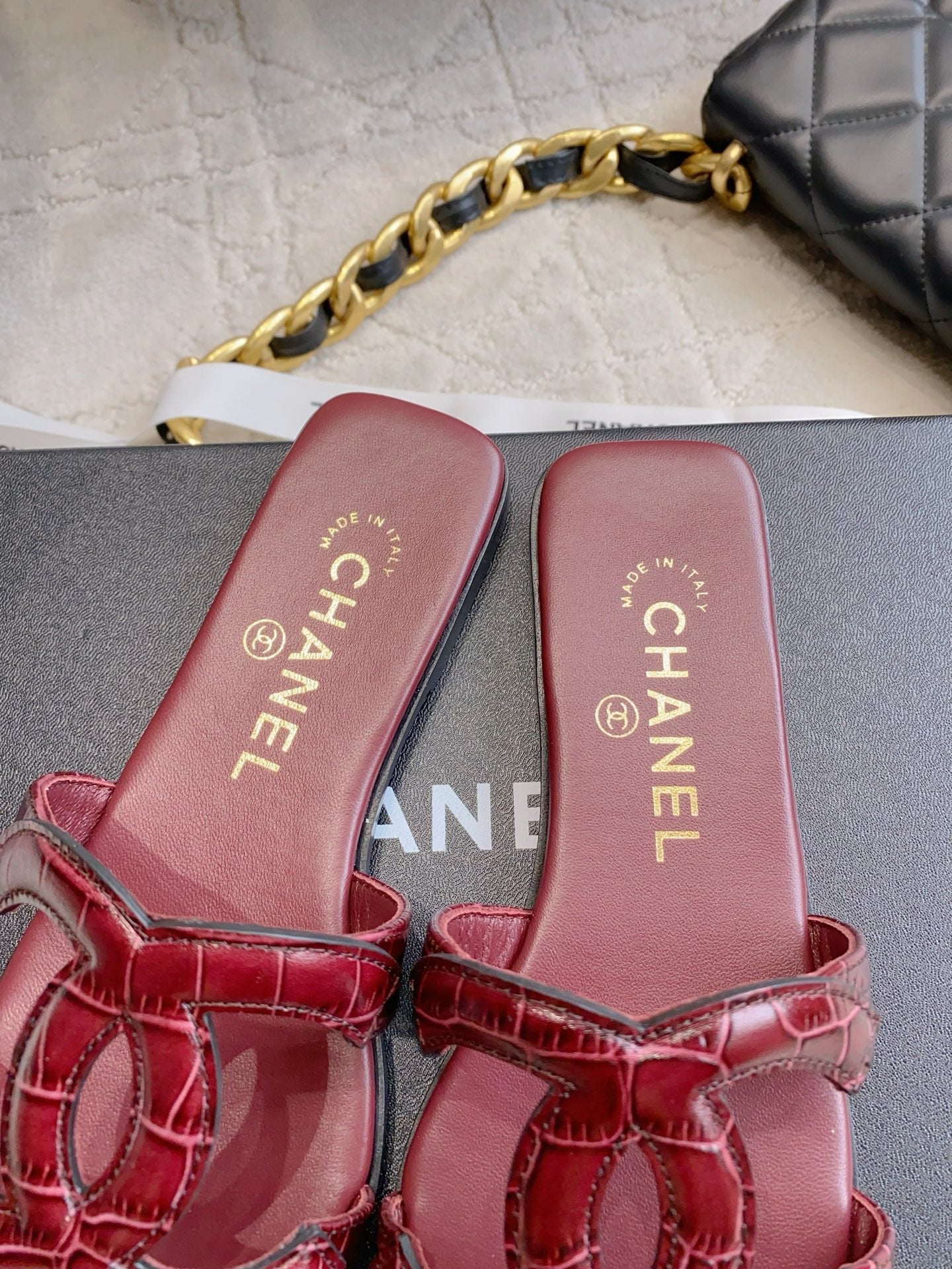 CC Logo Flat Sandals Burgundy Embossed Lambskin 906321