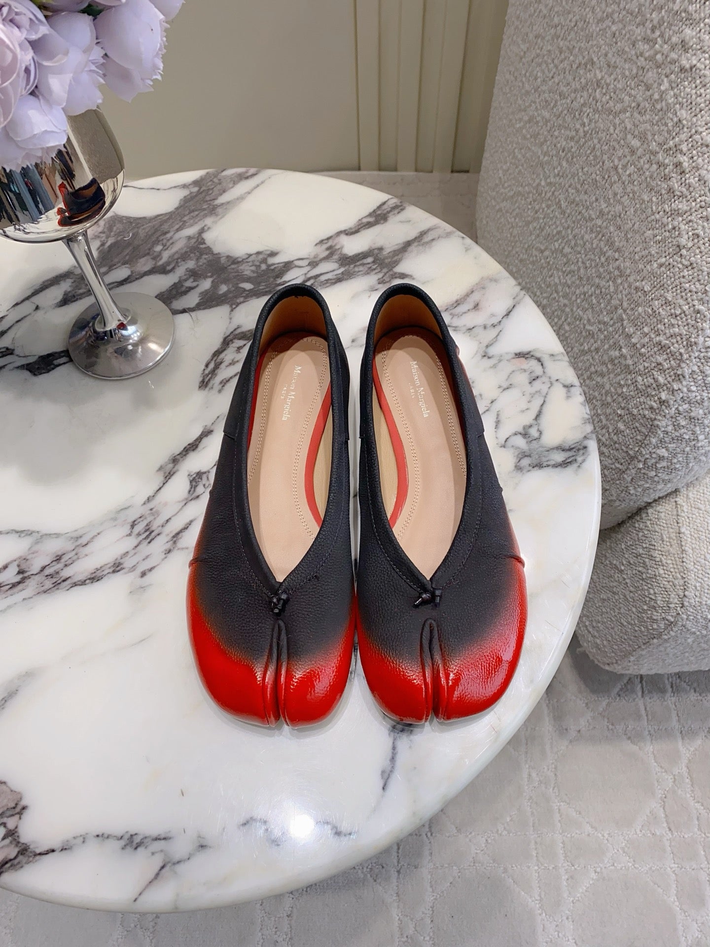 Maison Margie Split-Toe Ballet Flats Red Black Cowhide 724741