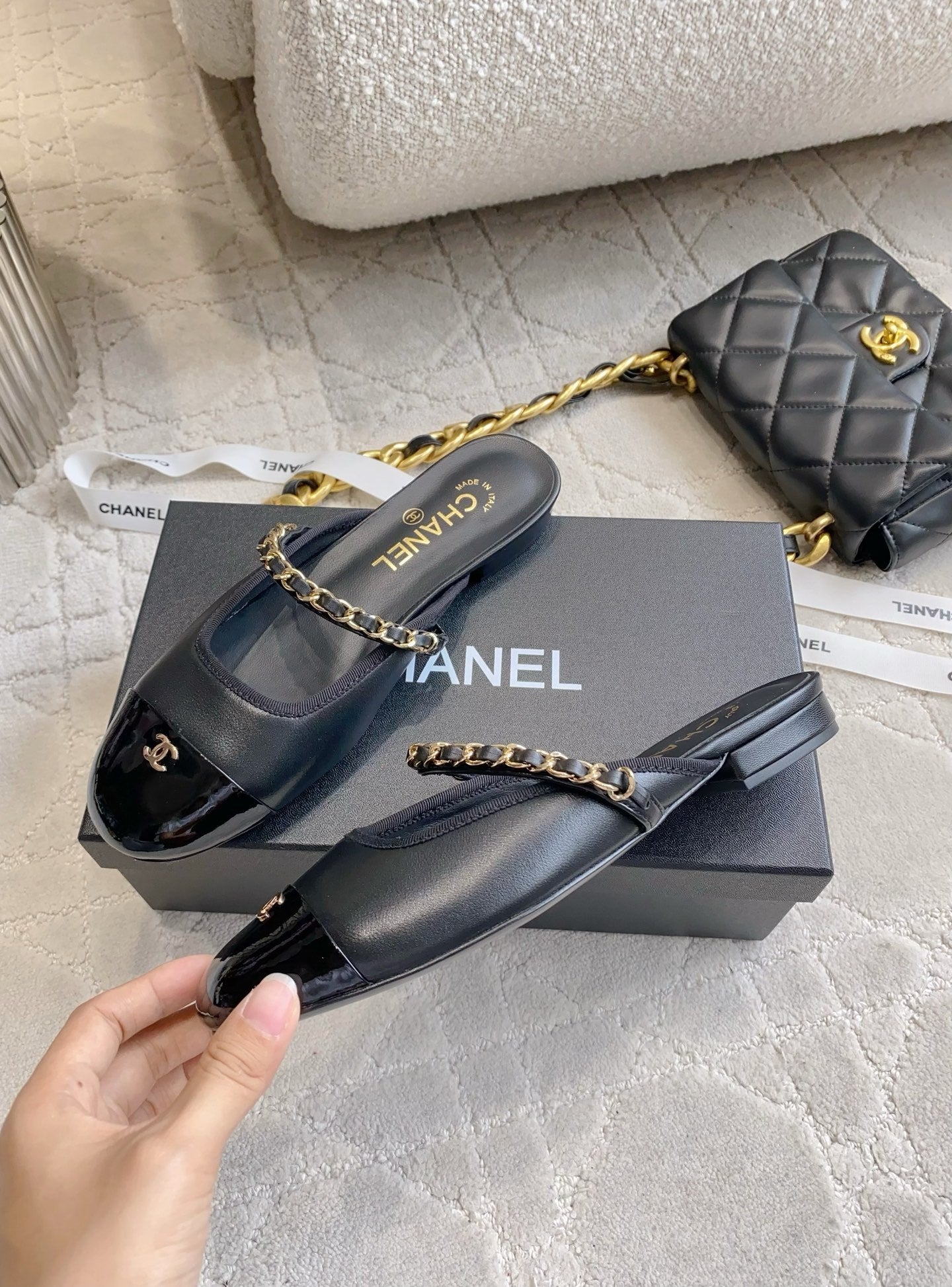 CC 2026s Chain Flat Mules Black Leather 723673