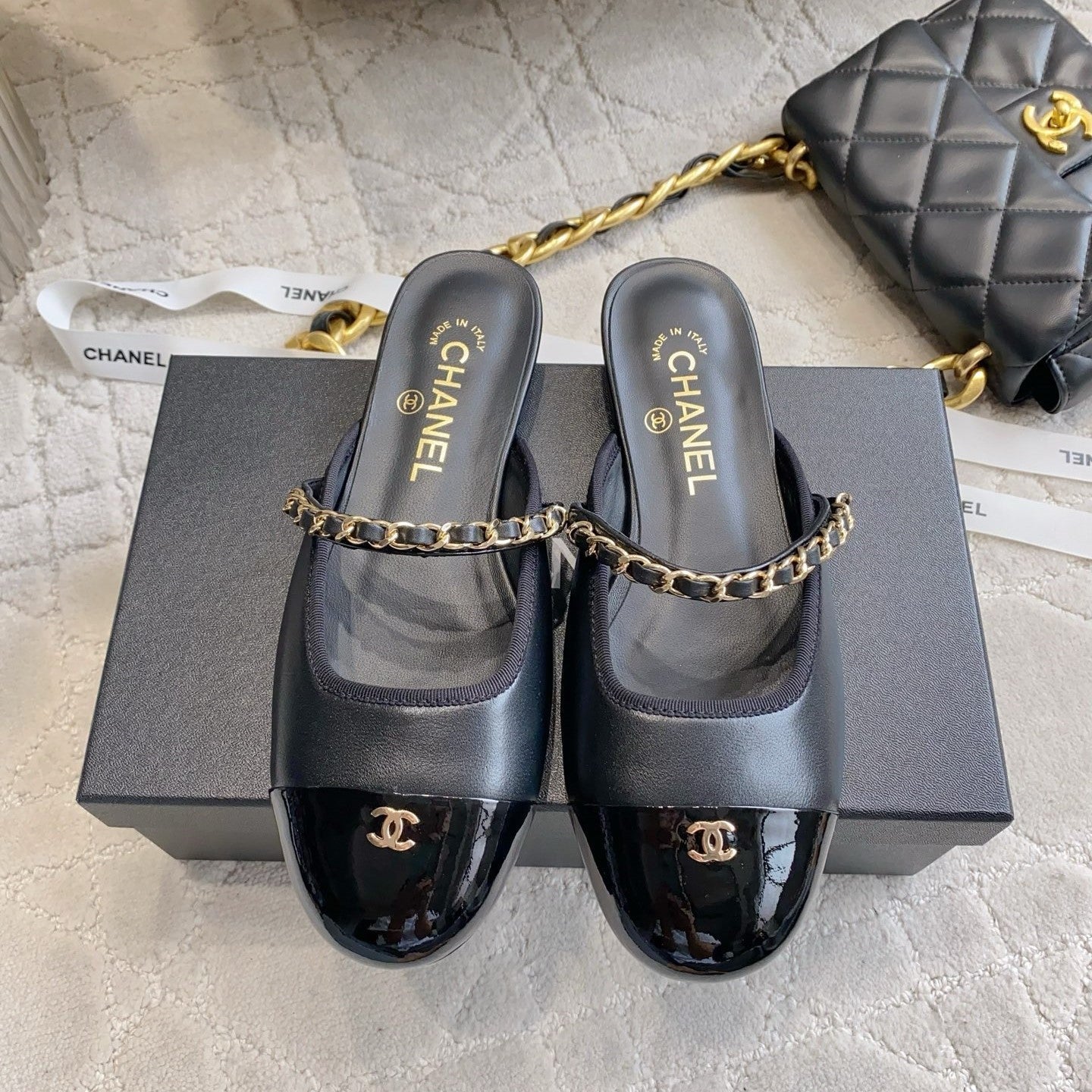 CC 2026s Chain Flat Mules Black Leather 723673