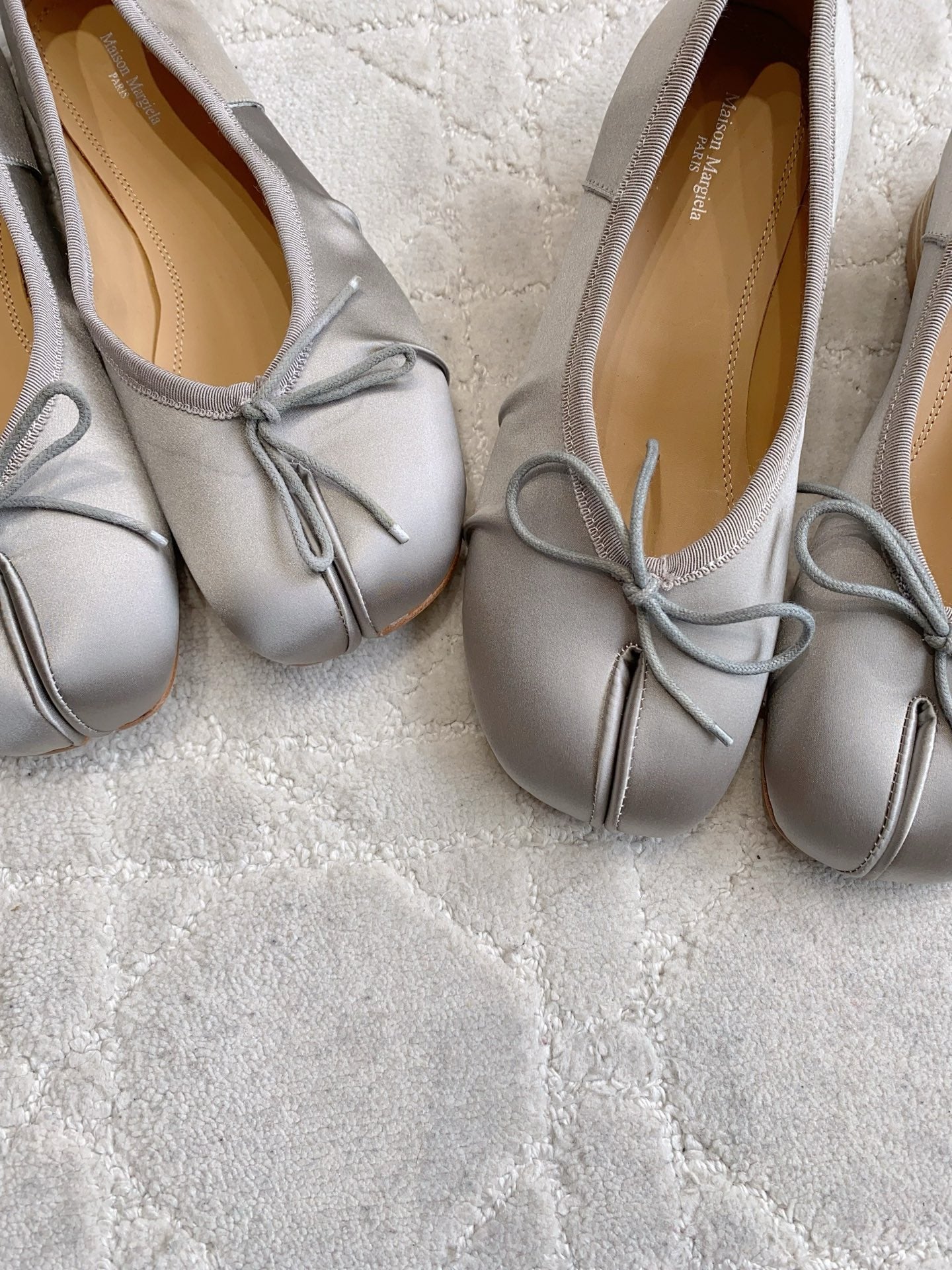Maison Margie Split-Toe Ballet Flats Grey Satin 724811
