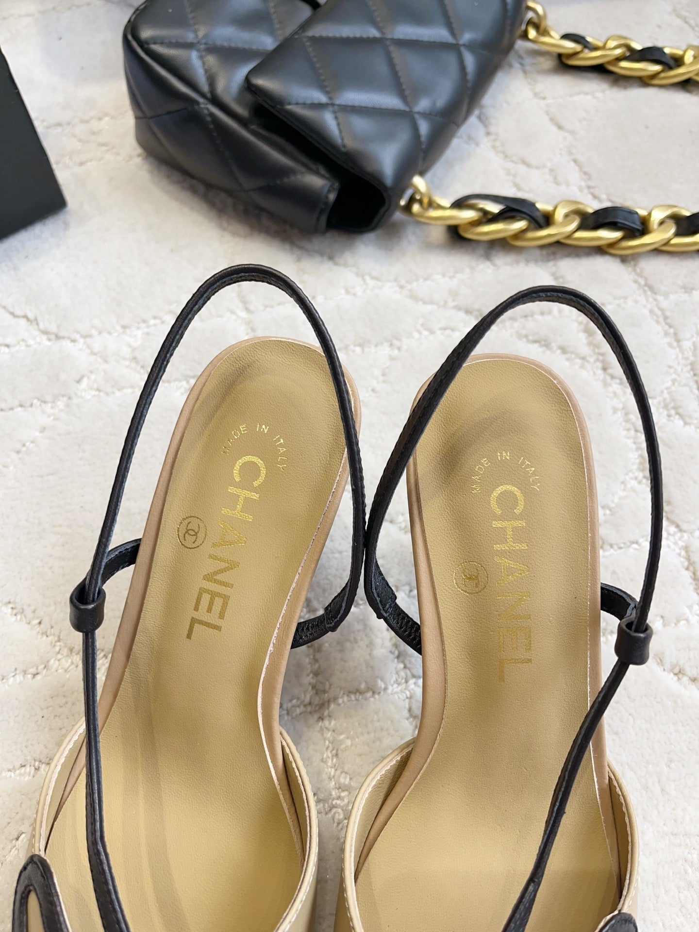 CC Métiers d’art 2026 Slingback 7.5cm Beige Black Lambskin 808101