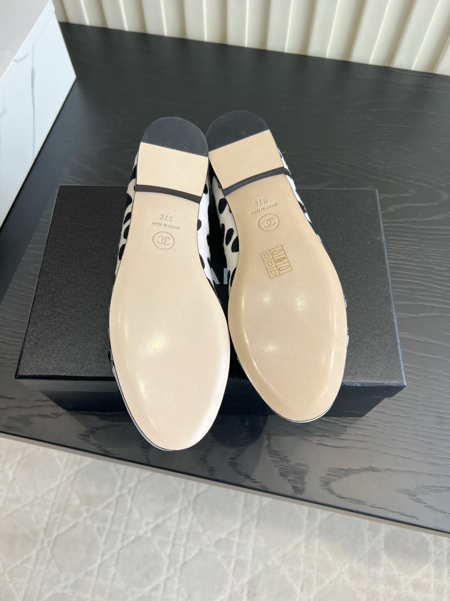CC 26s Ballet Flat Black White Horsehair 850771