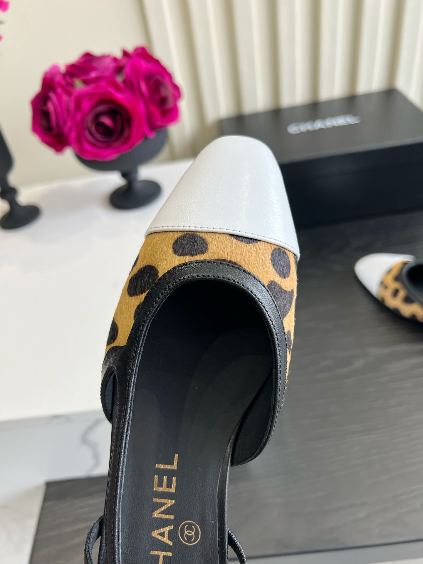 CC 26s Slingback Black Beige Horsehair 850776