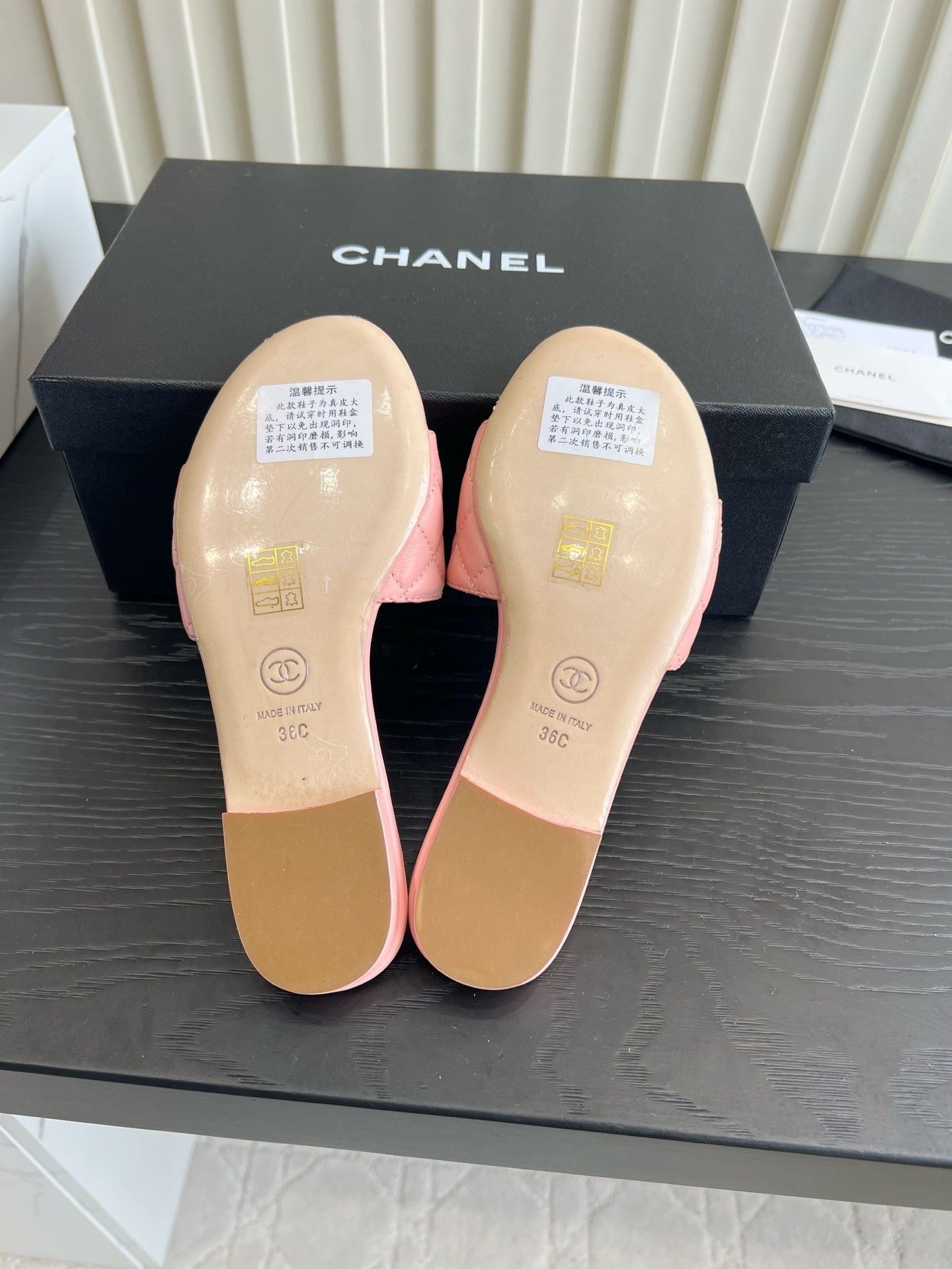 CC 26s Flat Sandals Light Pink Quited Leather 906218
