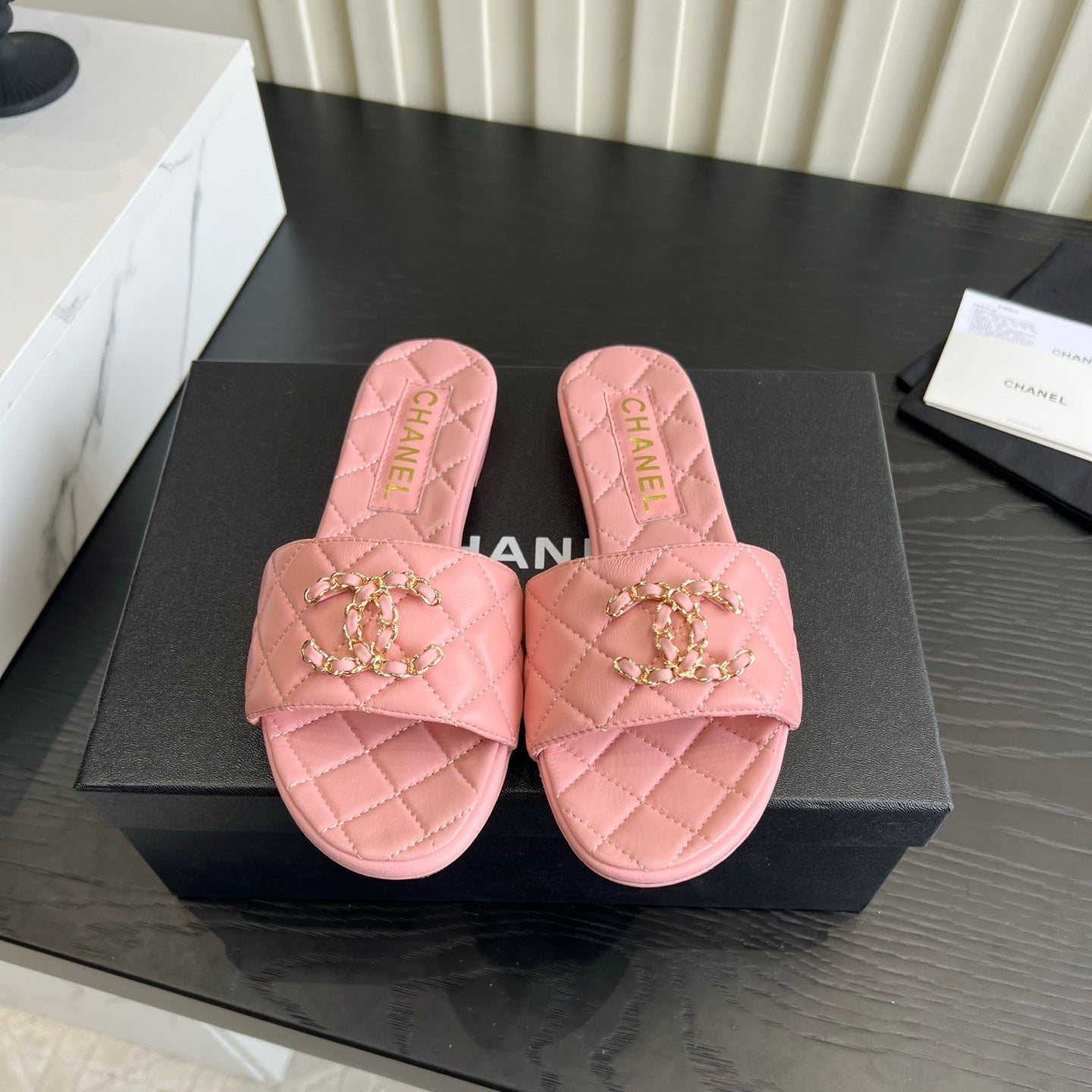 CC 26s Flat Sandals Light Pink Quited Leather 906218