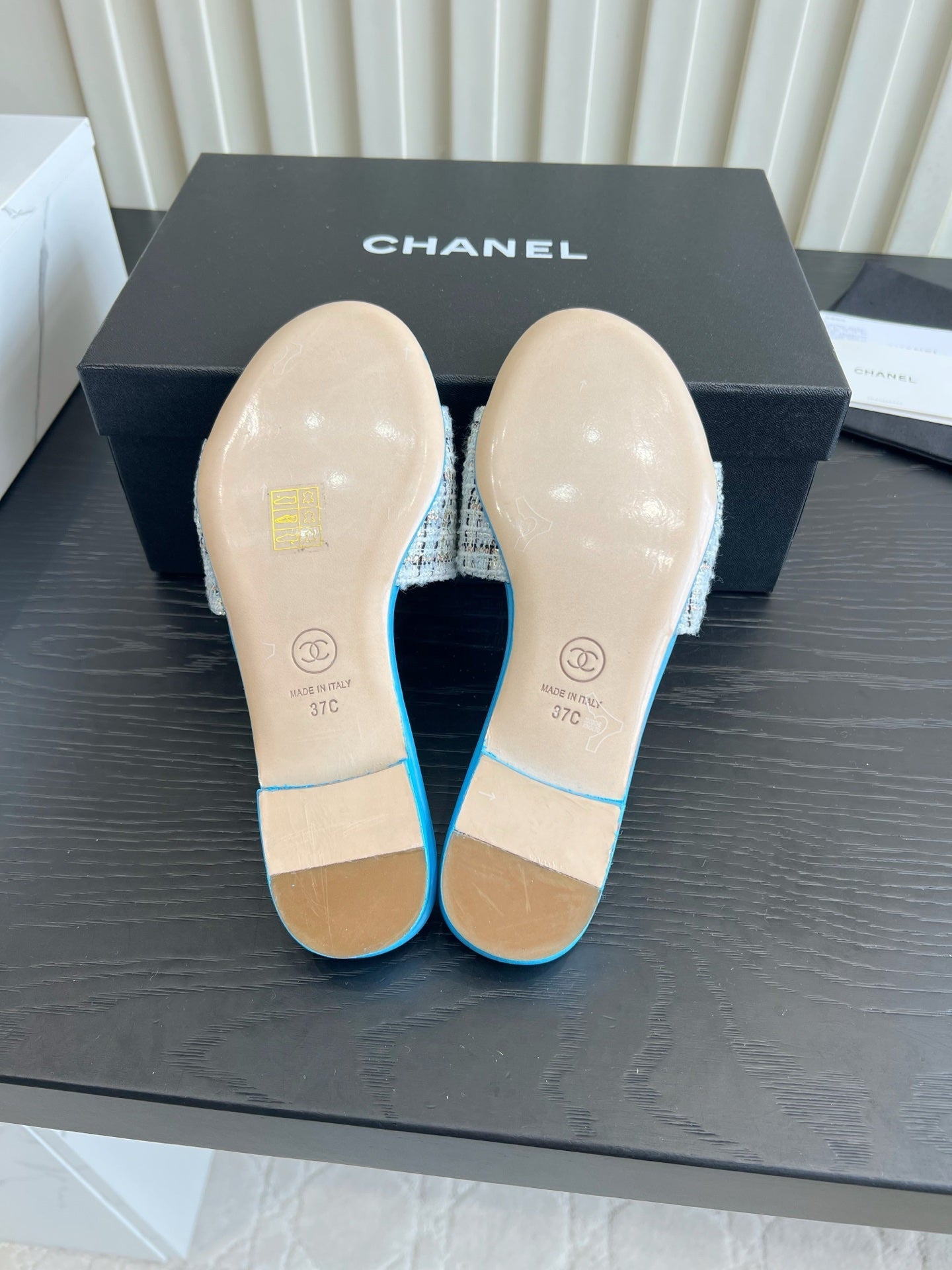 CC 26s Flat Sandals Blue Cream Quited Leather 906222