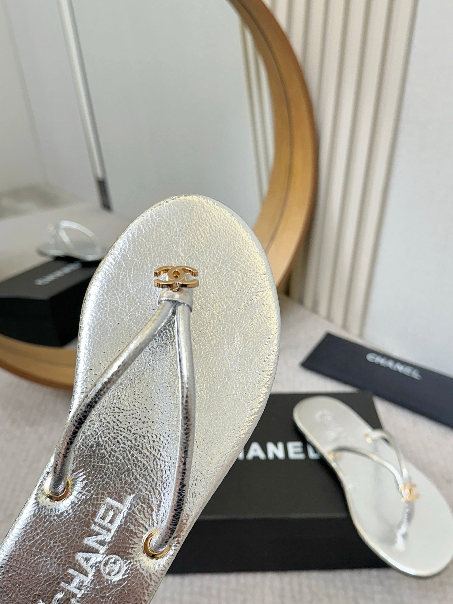 CC 2026 Thong Sandal Sliver Metalic Calfskin 826472