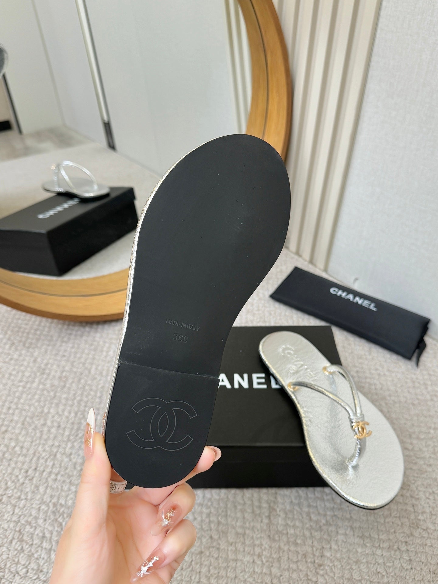 CC 2026 Thong Sandal Sliver Metalic Calfskin 826472