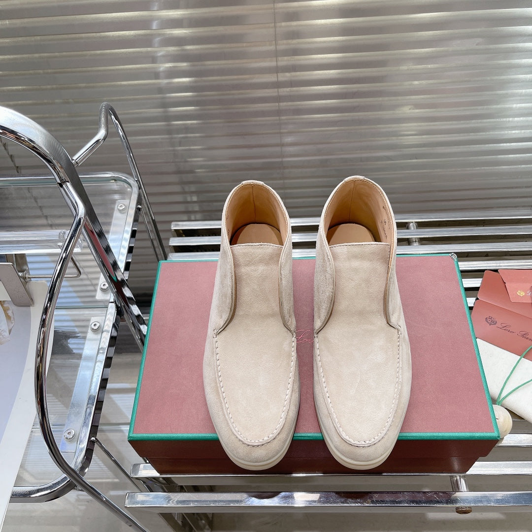 open walk chukka boot light grey suede