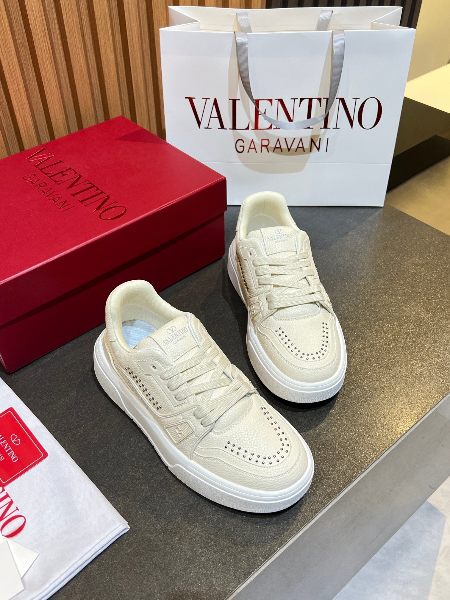 VT 26s Upvillage Trainers Off White Cream Leather Studded 105519