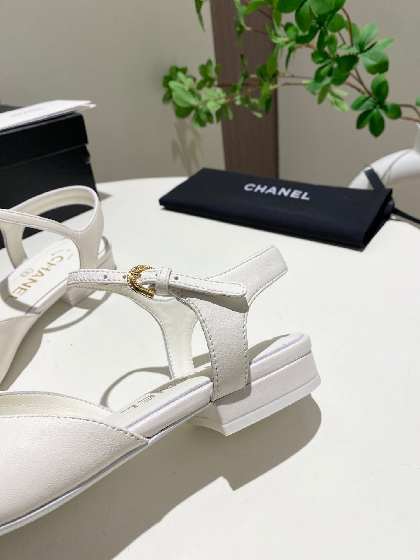 CC  25P Double-Buckle Mary Jane Sandals Black White Sheepskin 466992