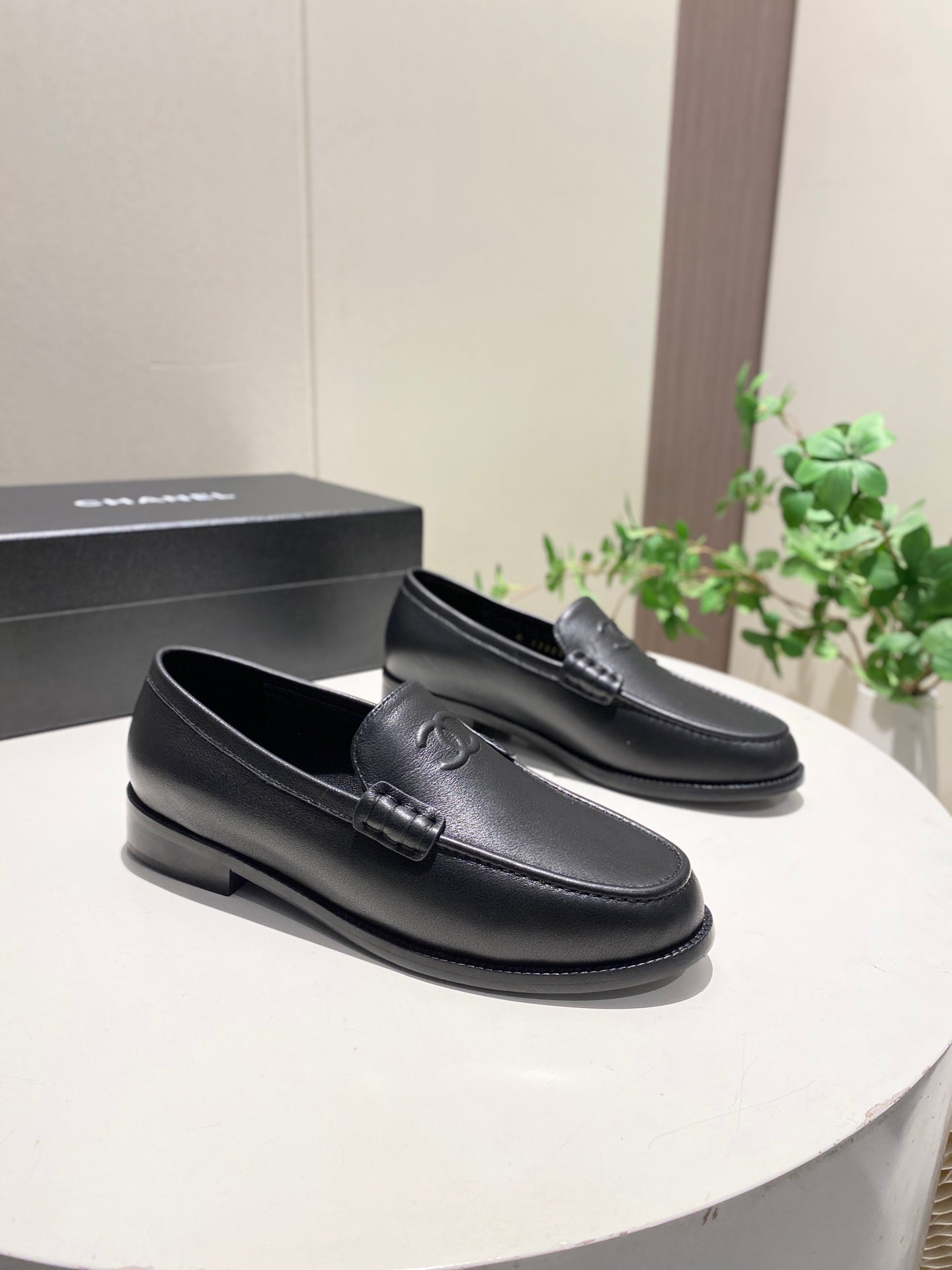 CC 26s Moccasin Loafers Black Calfskin 767265