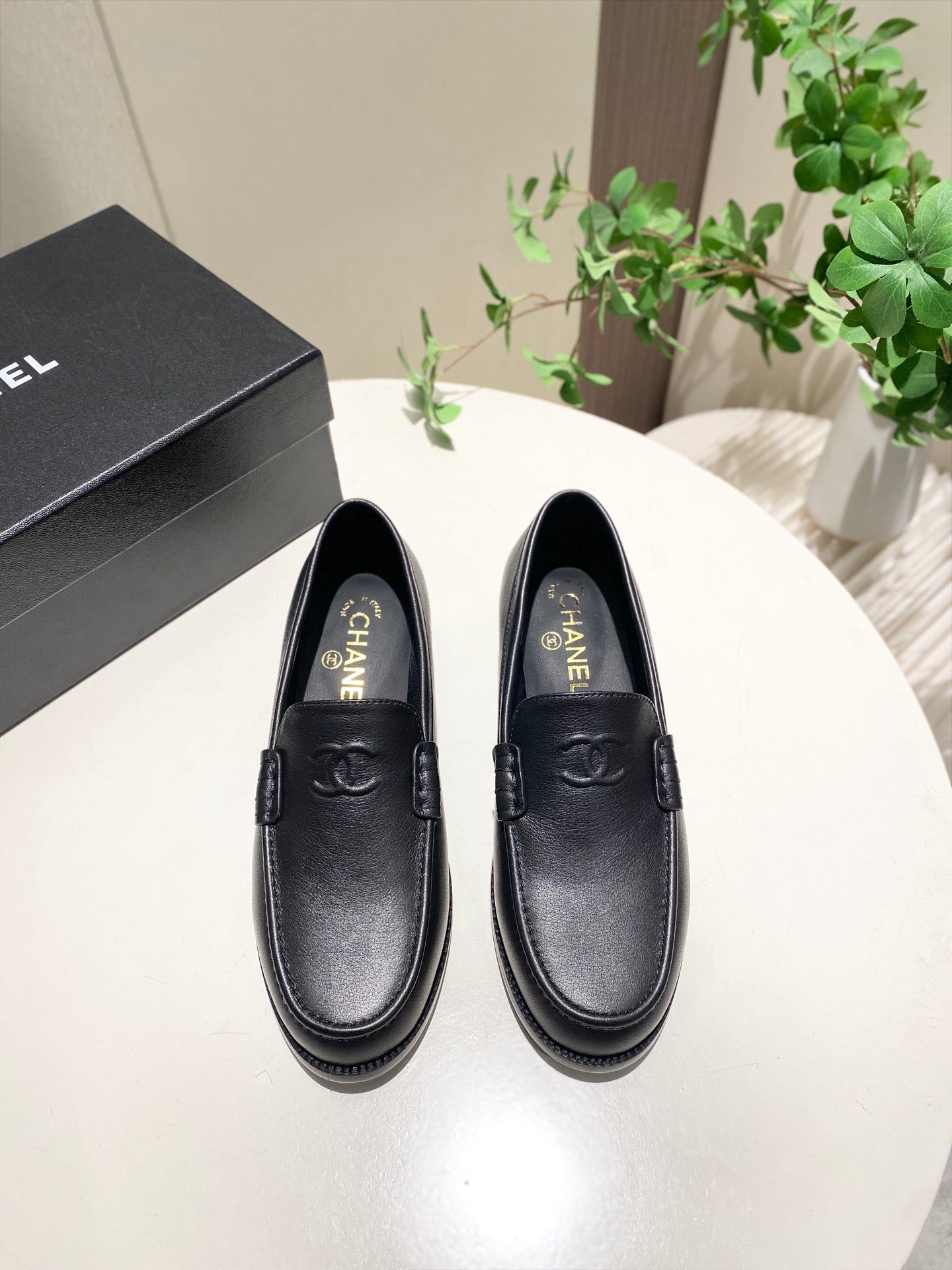 CC 26s Moccasin Loafers Black Calfskin 767265