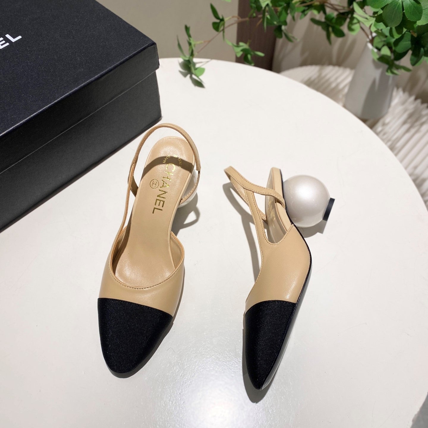 CC 26P Slingback Pearl-Shaped Heel 7cm Black Beige Leather 767271