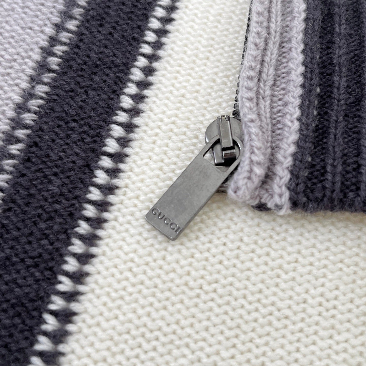 GG 26s Stripe Detail Zip Knit Sweater Off White 450522