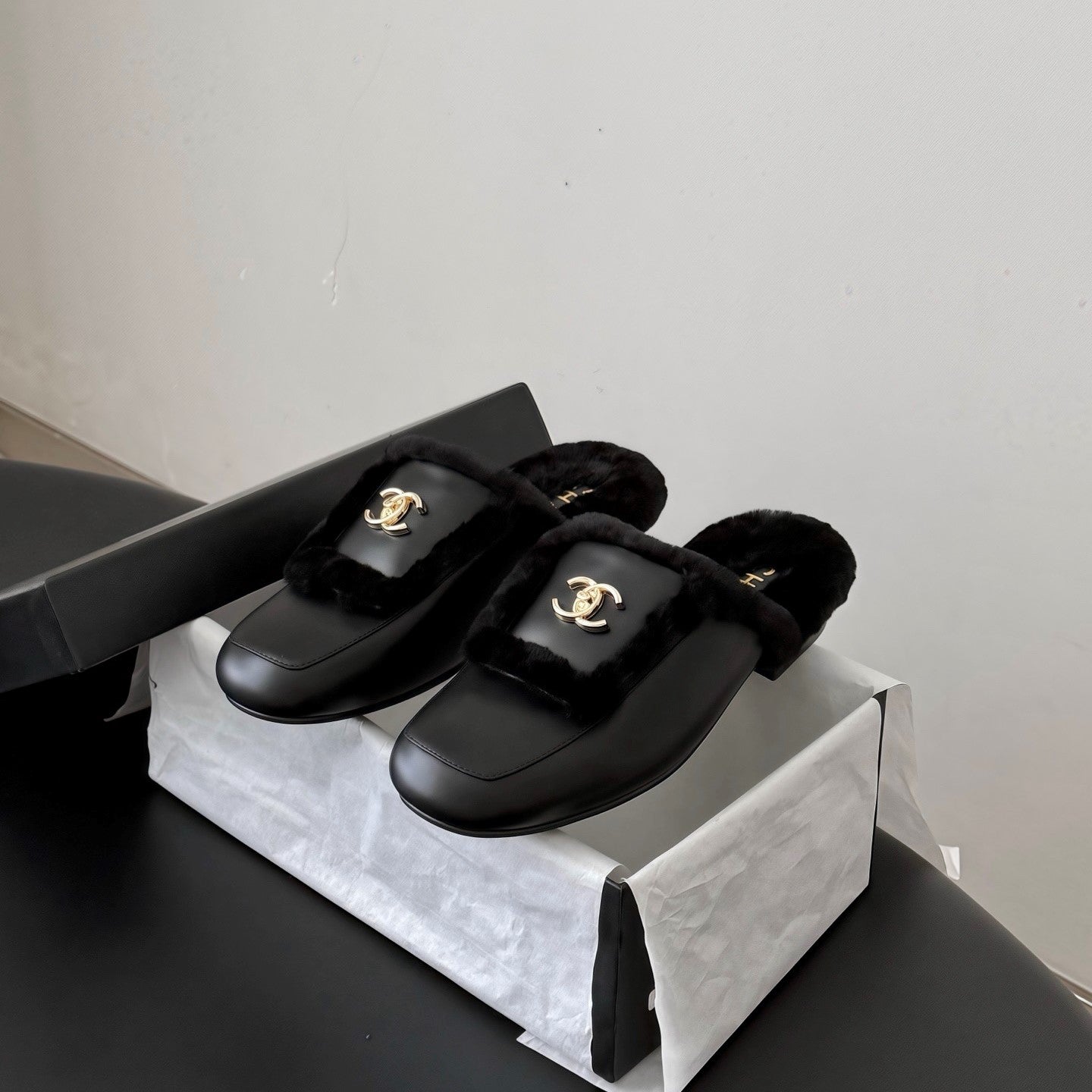 CC 26s Slip-On Mules Black Fluffy Shearling Leather 969730