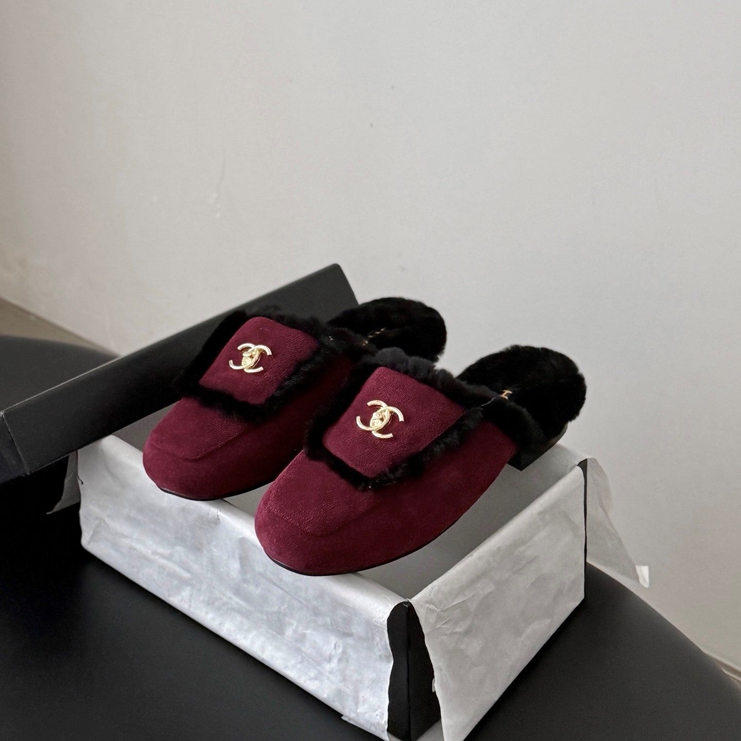 CC 26s Slip-On Mules Red Black Fluffy Shearling Suede 969727