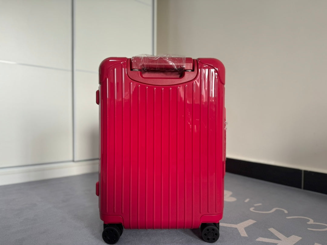 Rimowa 2025 Essential Suitcase Tree Rose Polycarbonate 274088