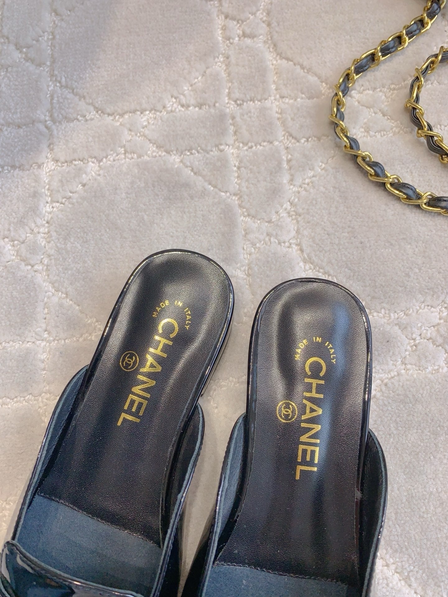 Chanel 26s Flat Mule 2cm Black Patent Calfskin
