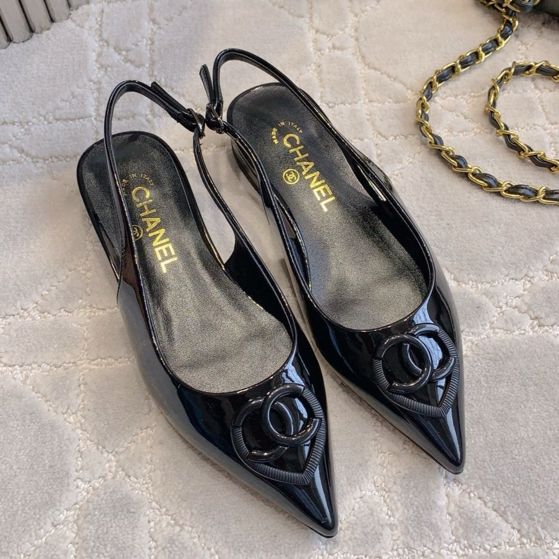FLAT SLINGBACKS 2 CM IN BLACK PATENT CALFSKIN