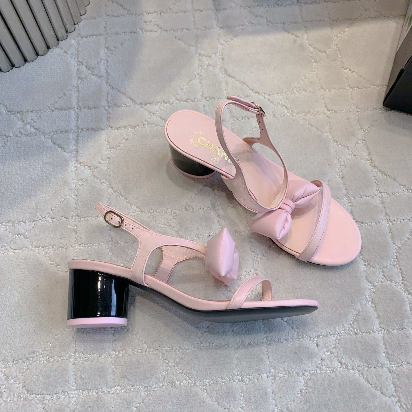 CC 26s Bow-Tie Sandals 6.5cm Light Pink Lambskin 906129