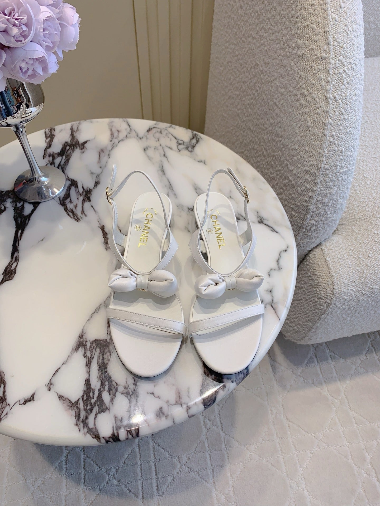 CC 26s Bow-Tie Flat Sandals White Lambskin 906132