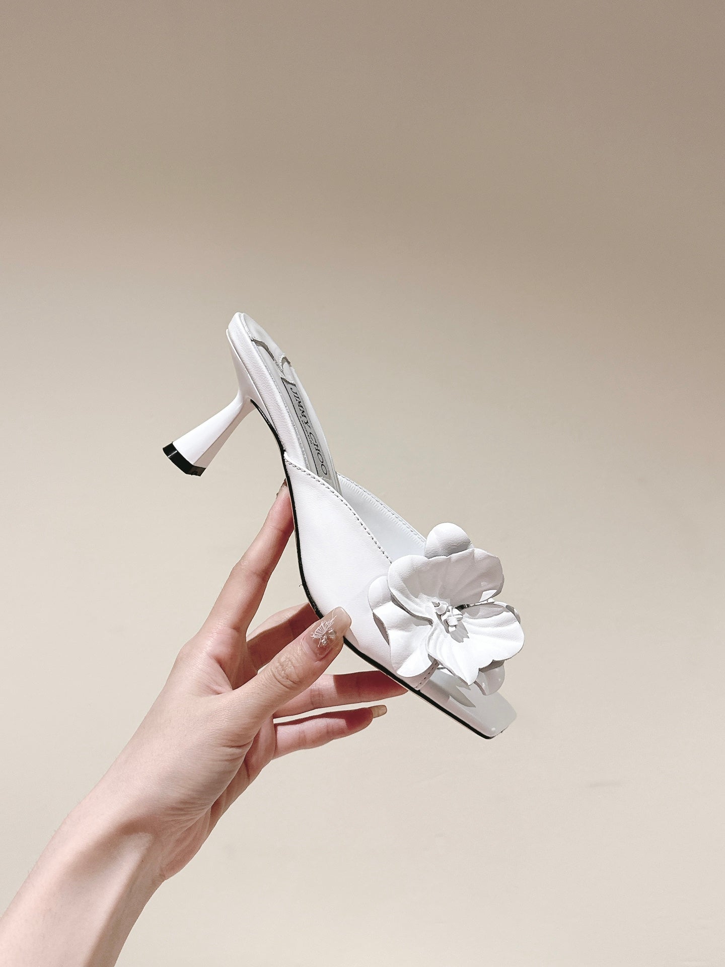 Jimmy Choo Amita Flowers Sandal 4.5cm White Sheepskin 659642