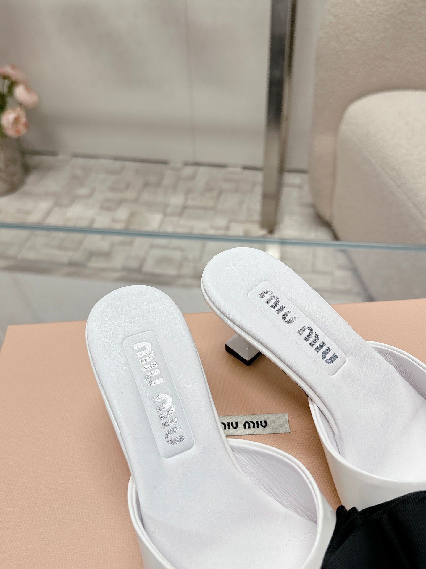 Miu Mordoré Black Bows Mules  50mm White Cowhide 445522