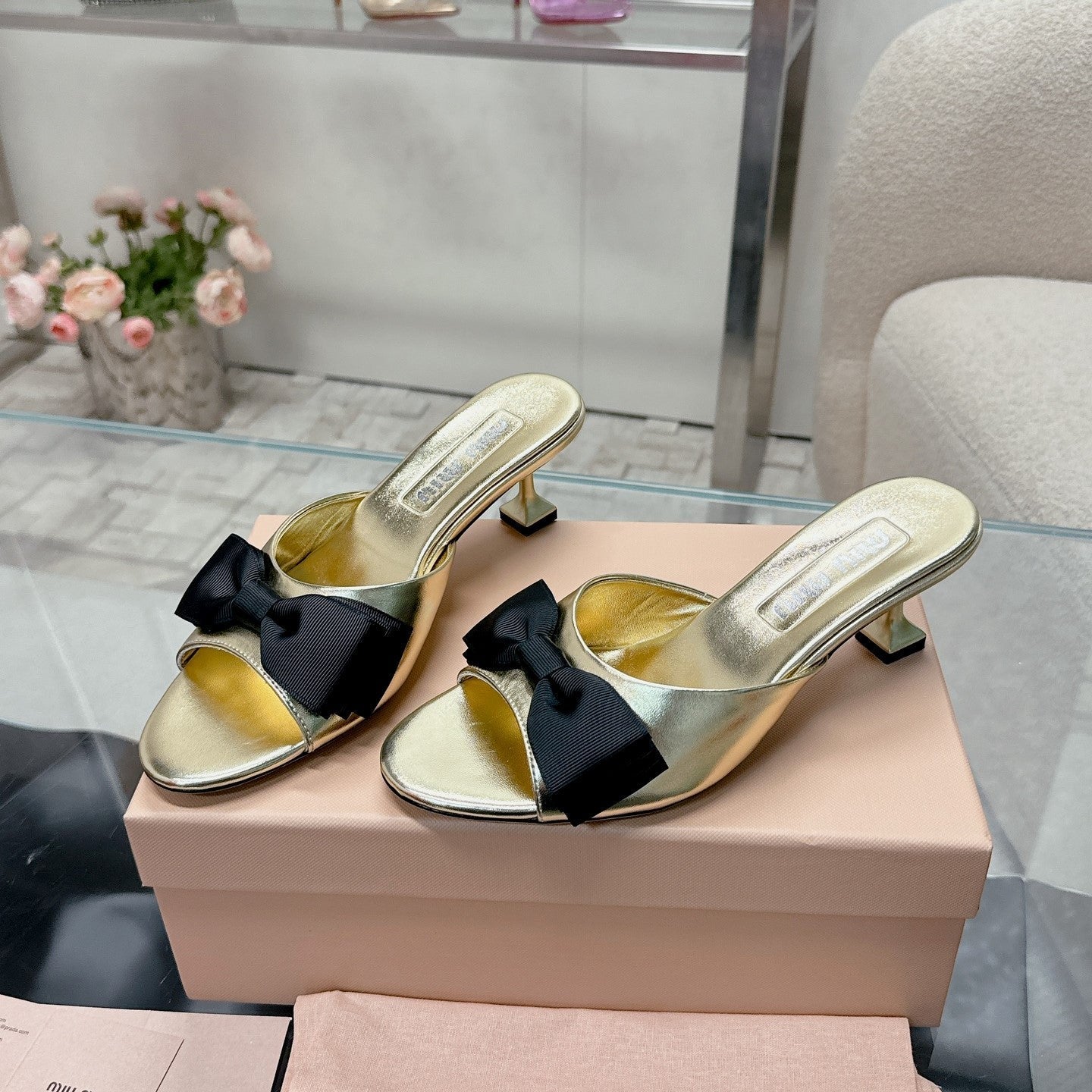 Miu Mordoré Black Bows Mules  50mm Gold Cowhide 445518