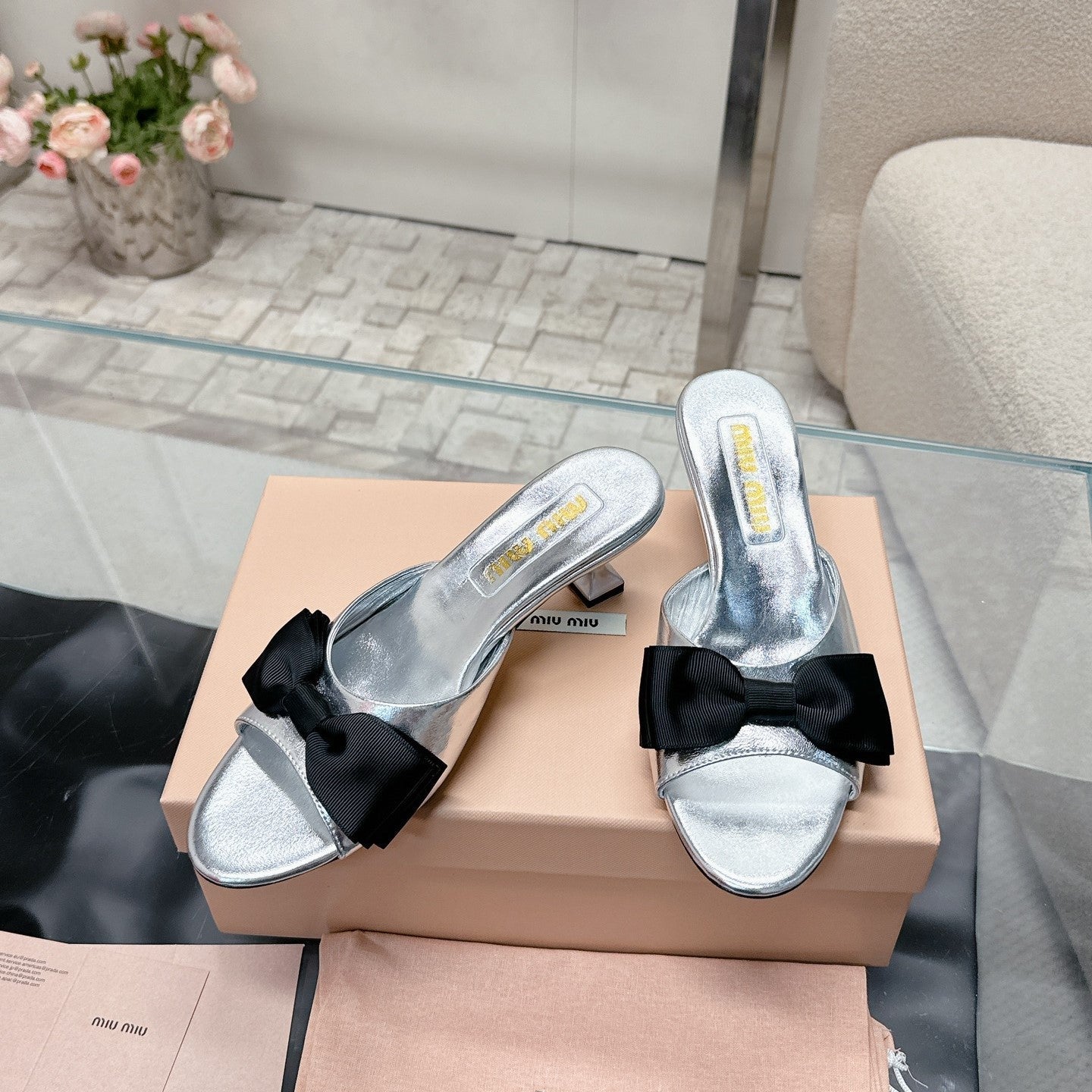 Miu Mordoré Black Bows Mules  50mm Sliver Cowhide 445519